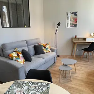  Appartement Sublime T2, Entierement Renove